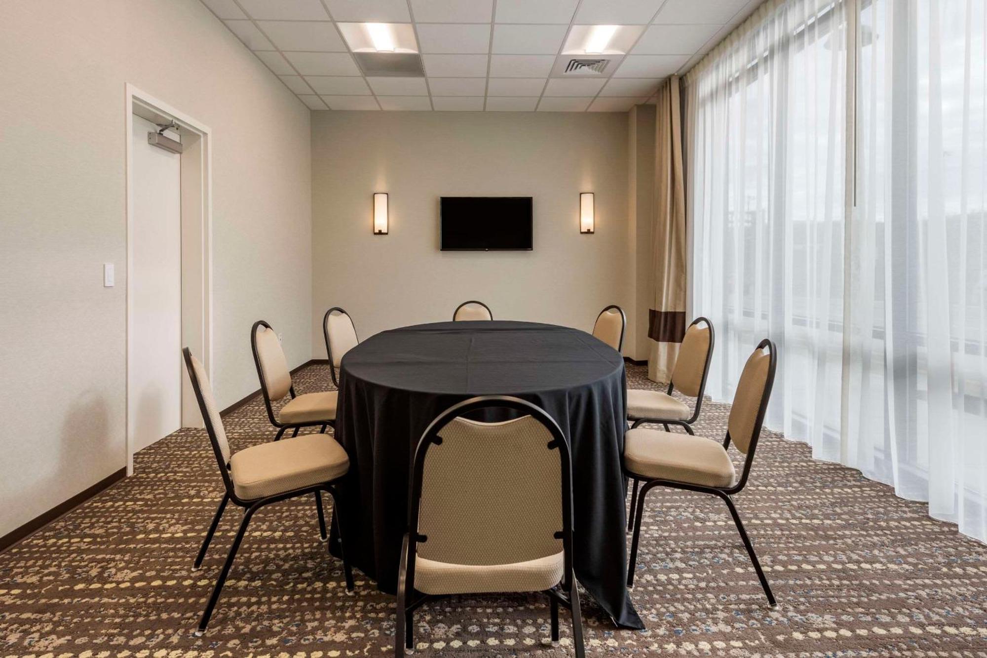 Comfort & Pittsburgh-northshore Hotel