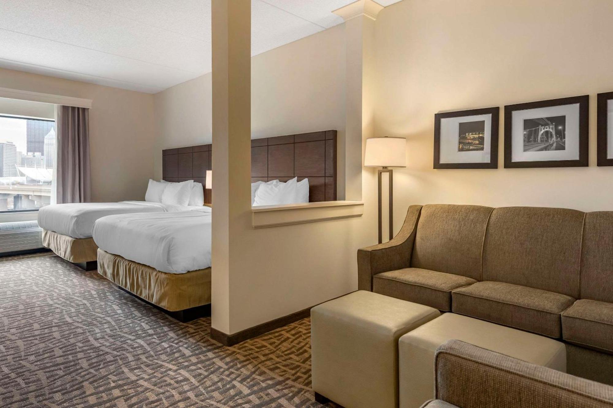 Comfort & Pittsburgh-northshore Hotel 3*